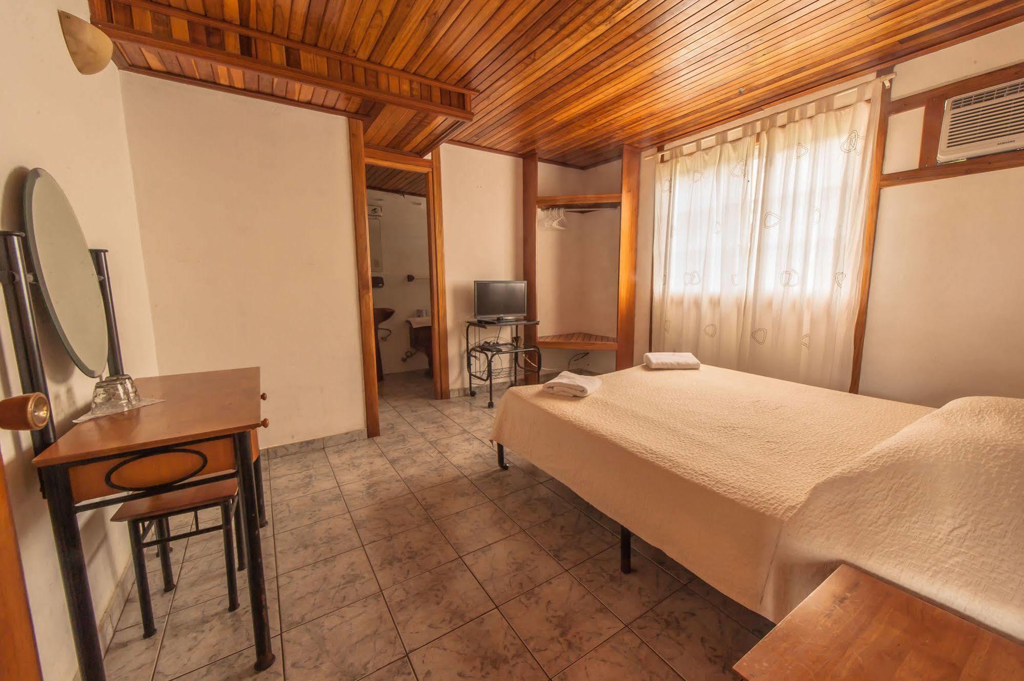 Hotel Posada Los Delfines 보카스 타운 외부 사진